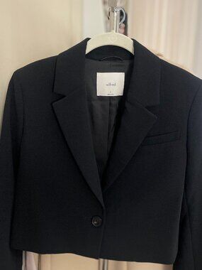 Aritzia- Wilfred Black Cropped Blazer